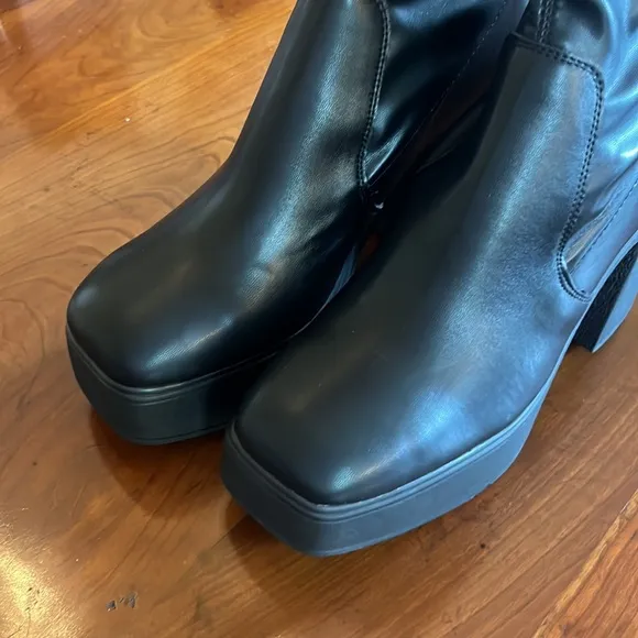 Steve Madden Phoenix Sultry Pull On Stretchy Black Platform Tall Boots