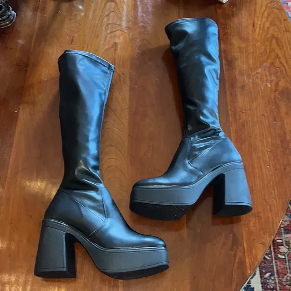 Steve Madden Phoenix Sultry Pull On Stretchy Black Platform Tall Boots