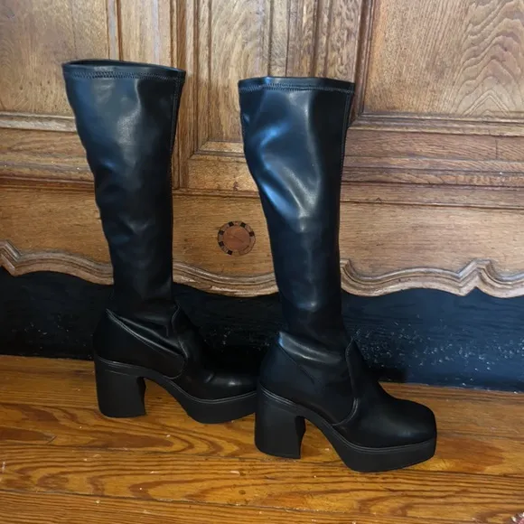 Steve Madden Phoenix Sultry Pull On Stretchy Black Platform Tall Boots