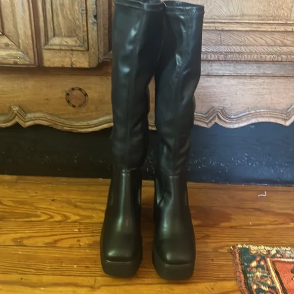Steve Madden Phoenix Sultry Pull On Stretchy Black Platform Tall Boots