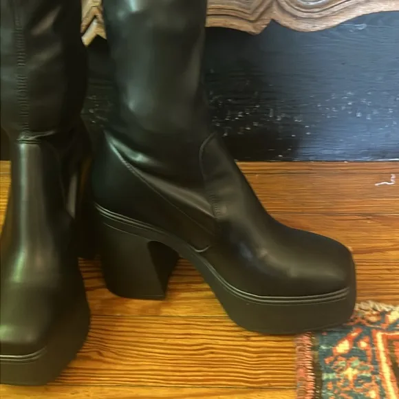 Steve Madden Phoenix Sultry Pull On Stretchy Black Platform Tall Boots