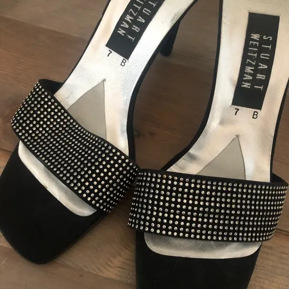 Stuart Weitzman ..... slip on sandal