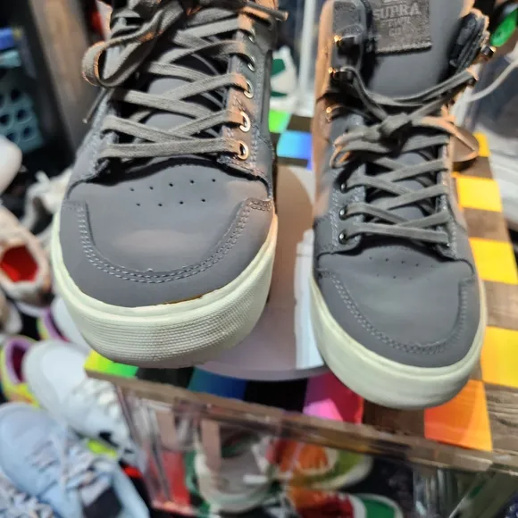 Supra Stylish Gray High-Top Sneakers Skateboarding