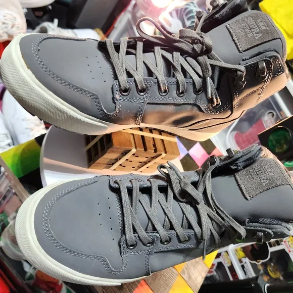 Supra Stylish Gray High-Top Sneakers Skateboarding