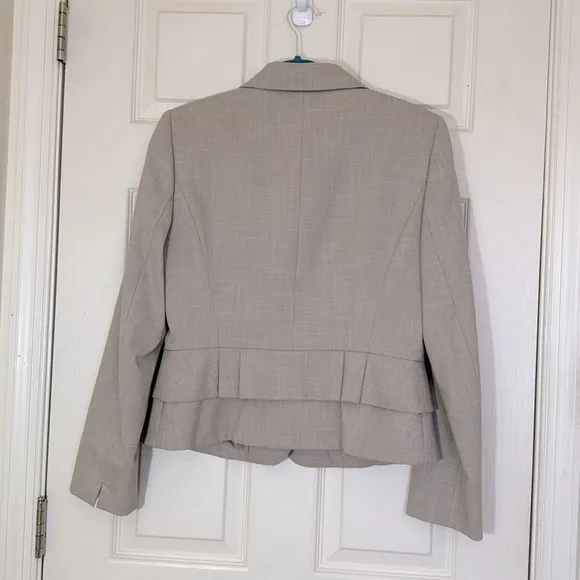TAHARI Tan Micro checked Blazer Size 8
