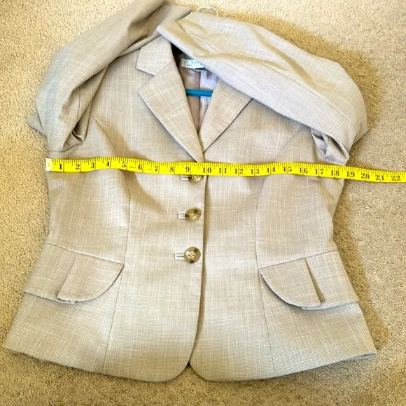 TAHARI Tan Micro checked Blazer Size 8