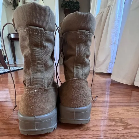 Tan Military Combat Boots standard issue mens with Gore-tex  inner. Lightly worn