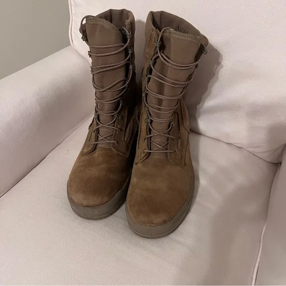 Tan Military Combat Boots standard issue mens with Gore-tex  inner. Lightly worn