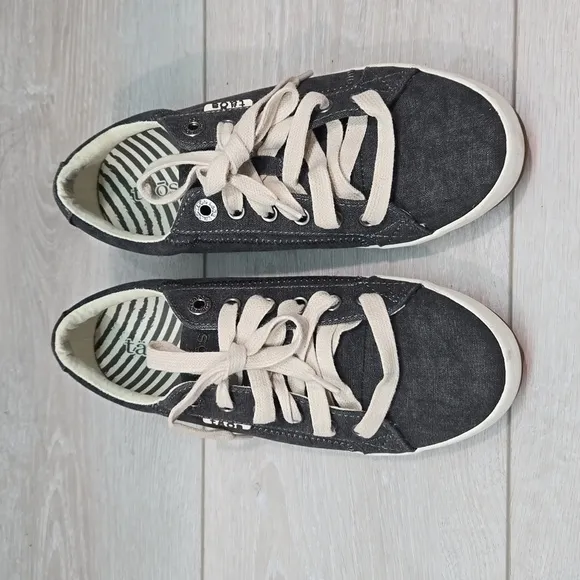 Taos Womens Star Canvas Sneakers slip on shoes sz 7