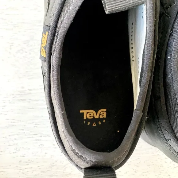 Teva ember commute slip on waterproof size 8 black men’s shoes like new
