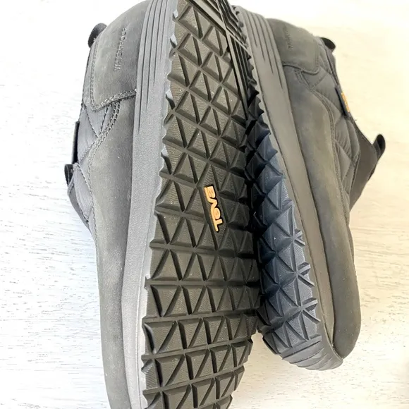 Teva ember commute slip on waterproof size 8 black men’s shoes like new