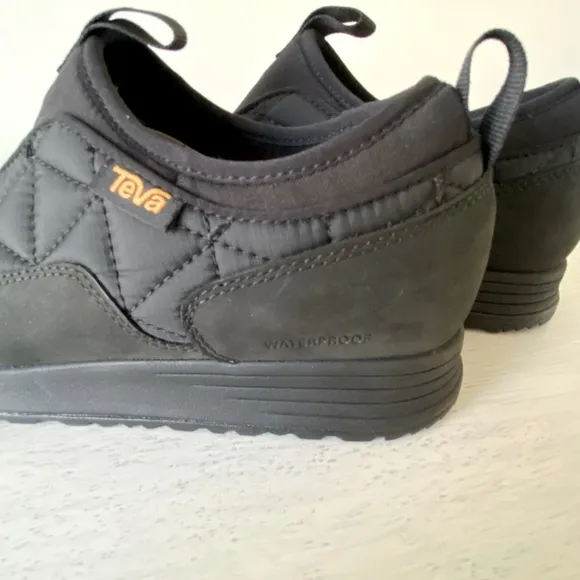 Teva ember commute slip on waterproof size 8 black men’s shoes like new