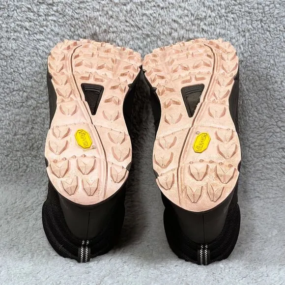 The North Face Raedonda Womens Size 9.5 Sneaker Boots Black Pink Vibram Sole