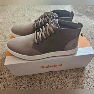 Timberland Men's Davis Square Leather/Fabrc Chukka Shoe