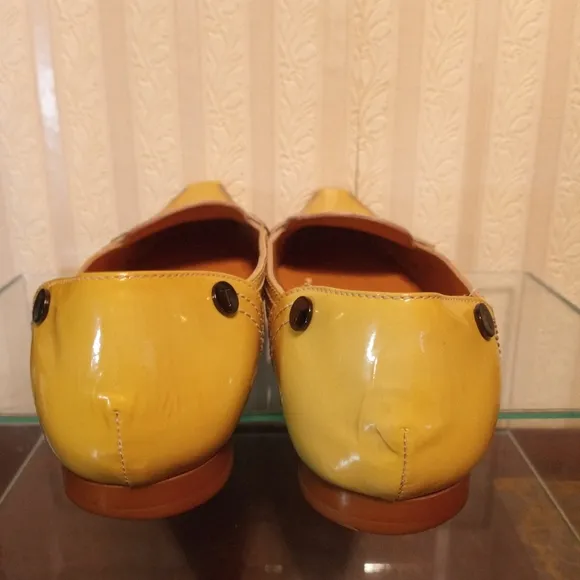 Tod's Low Heel Patent Leather Yellow Tan Slip-on Penny Loafers Size 7