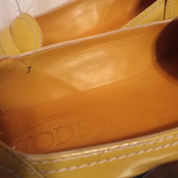 Tod's Low Heel Patent Leather Yellow Tan Slip-on Penny Loafers Size 7