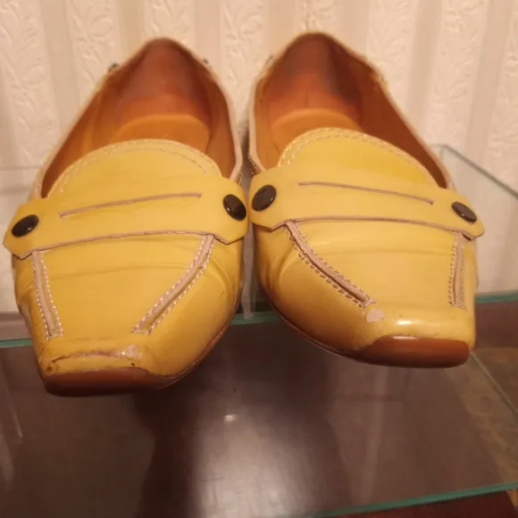 Tod's Low Heel Patent Leather Yellow Tan Slip-on Penny Loafers Size 7