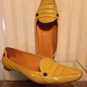 Tod's Low Heel Patent Leather Yellow Tan Slip-on Penny Loafers Size 7