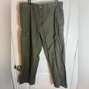 Tommy Hilfiger Men’s ArmyGreen Cargo Pants Size 38x30 Classic Utility Style