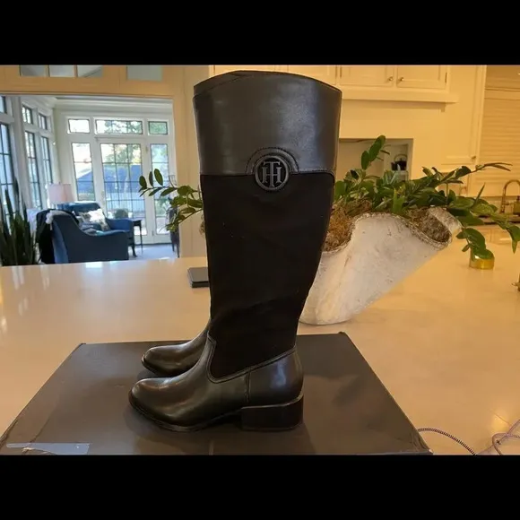 TOMMY Hilfiger Women's Black Knee High MADELEN Equestrian Boots Size 6.5