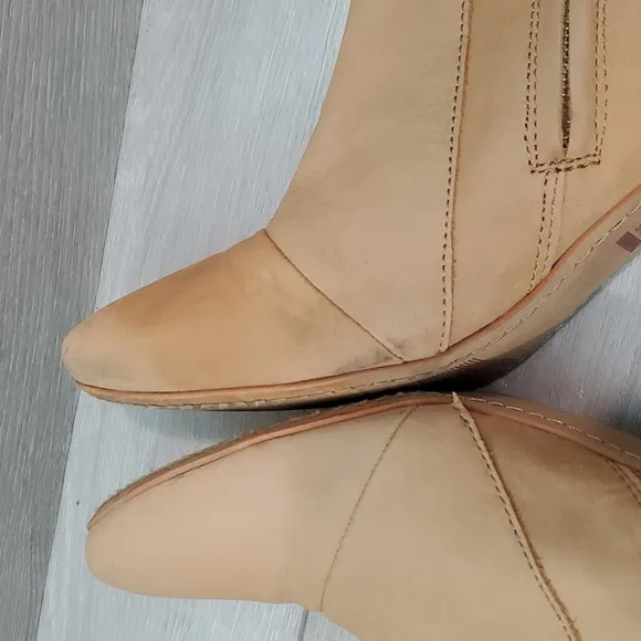 Toms Women Evie Comfort Leather Mid  Heels Boots shoes sz 10