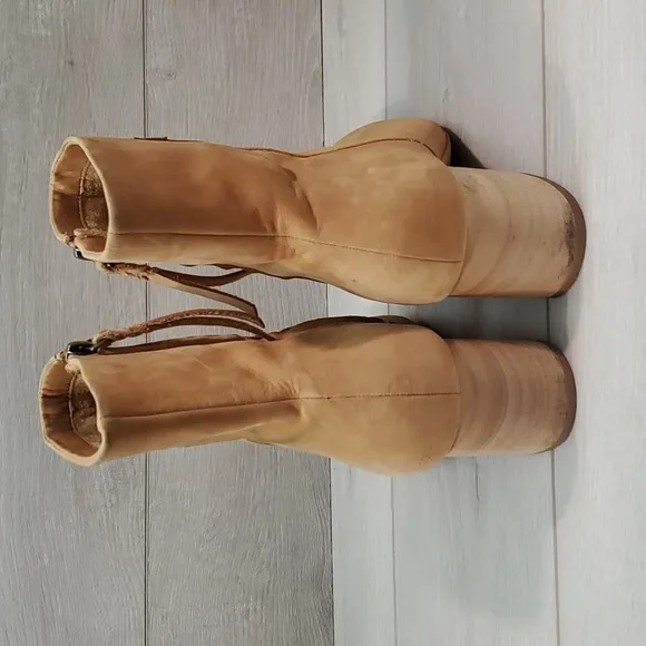 Toms Women Evie Comfort Leather Mid  Heels Boots shoes sz 10