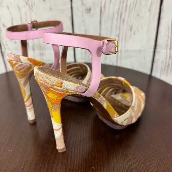 Tory Burch Muted Floral ankle strap strapoy 5”Heels size 7 Never worn