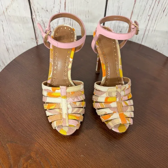 Tory Burch Muted Floral ankle strap strapoy 5”Heels size 7 Never worn