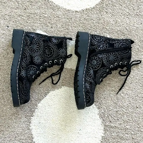 TUK Anarchic Black Doily Print 7 Eye Lace Up Combat Style Boots Size 6