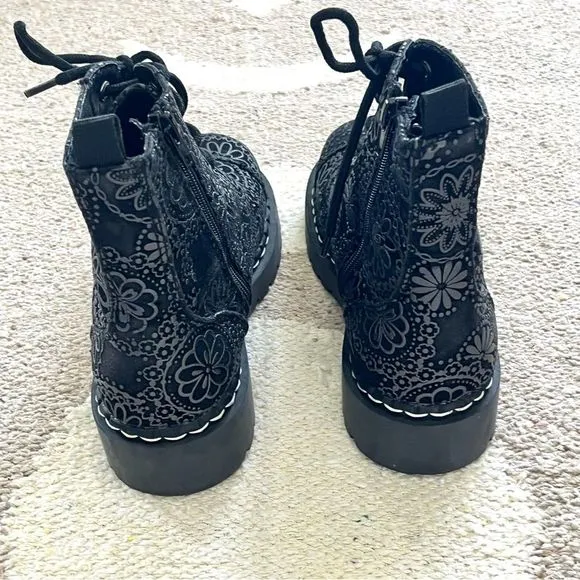 TUK Anarchic Black Doily Print 7 Eye Lace Up Combat Style Boots Size 6