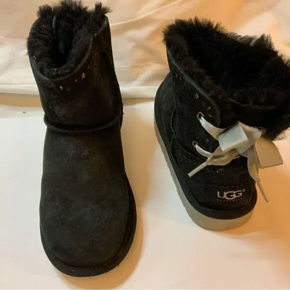 UGG 1010494k Dixi Flora Perforated Bow Ankle Classic Short Boots Fur Black 3 UK2
