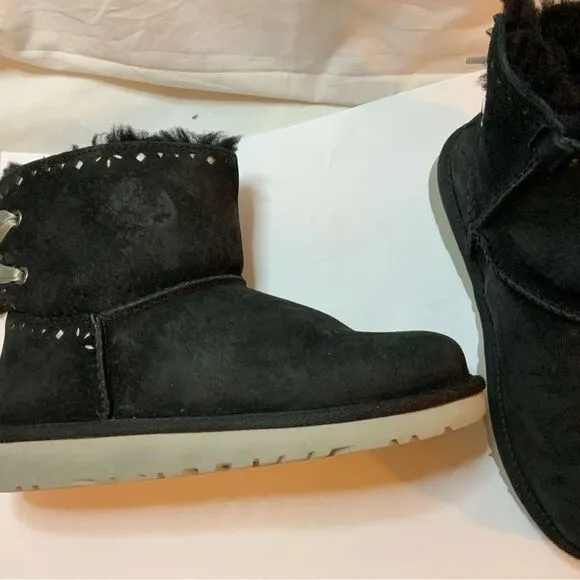 UGG 1010494k Dixi Flora Perforated Bow Ankle Classic Short Boots Fur Black 3 UK2