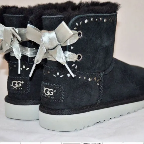 UGG 1010494k Dixi Flora Perforated Bow Ankle Classic Short Boots Fur Black 3 UK2