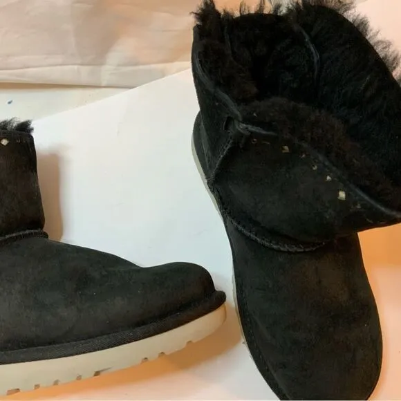 UGG 1010494k Dixi Flora Perforated Bow Ankle Classic Short Boots Fur Black 3 UK2