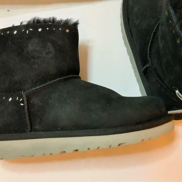 UGG 1010494k Dixi Flora Perforated Bow Ankle Classic Short Boots Fur Black 3 UK2