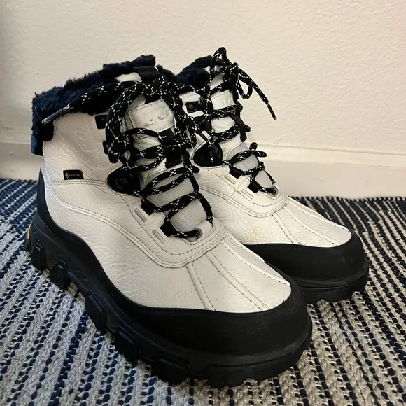 UGG Adirondack Waterproof Meridian Leather Hiker / Snow Boots