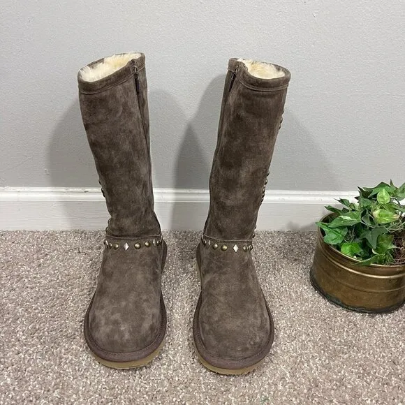 UGG Australia Avondale Brown Boots Sheepskin Lining Tall Size 6 Studs New