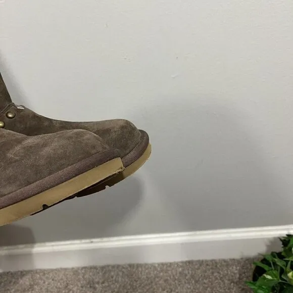 UGG Australia Avondale Brown Boots Sheepskin Lining Tall Size 6 Studs New