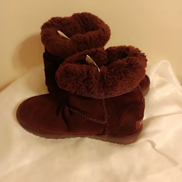 UGG Australia brown suede women's winter boots sn 5815 size 7
