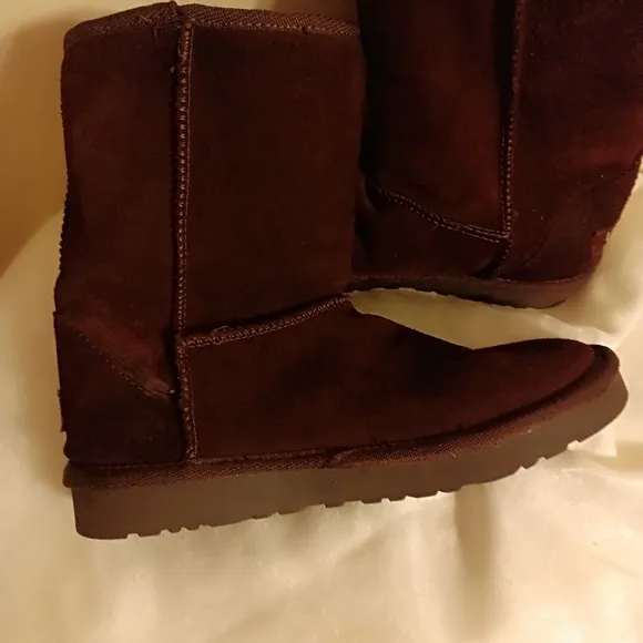 UGG Australia brown suede women's winter boots sn 5815 size 7