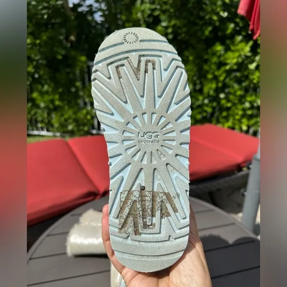 UGG AUSTRALIA DISNEY FROZEN ARENDELLE BLING BUTTON SILVER METALLIC BOOTS SIZE 4