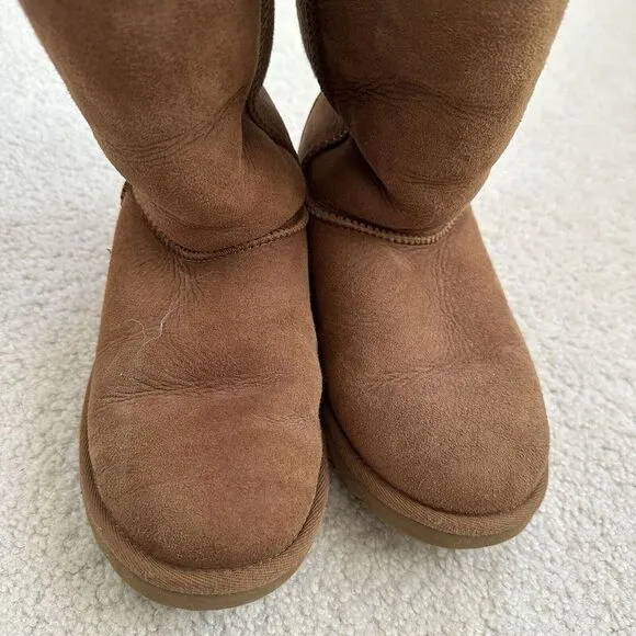 UGG Australia Girls Brown Classic Tall Winter Boots Leather Sheepskin Lined Sz 6