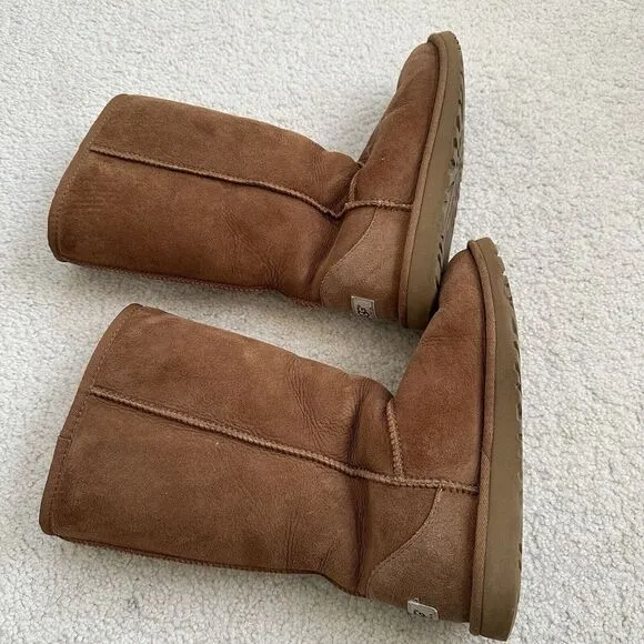 UGG Australia Girls Brown Classic Tall Winter Boots Leather Sheepskin Lined Sz 6