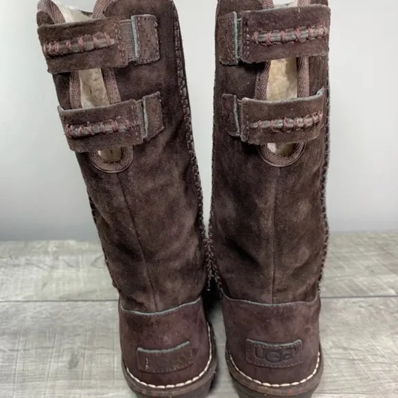 UGG Australia Haywell Women’s Chocolate Brown Suede Sheepskin Lined Boots Size 7