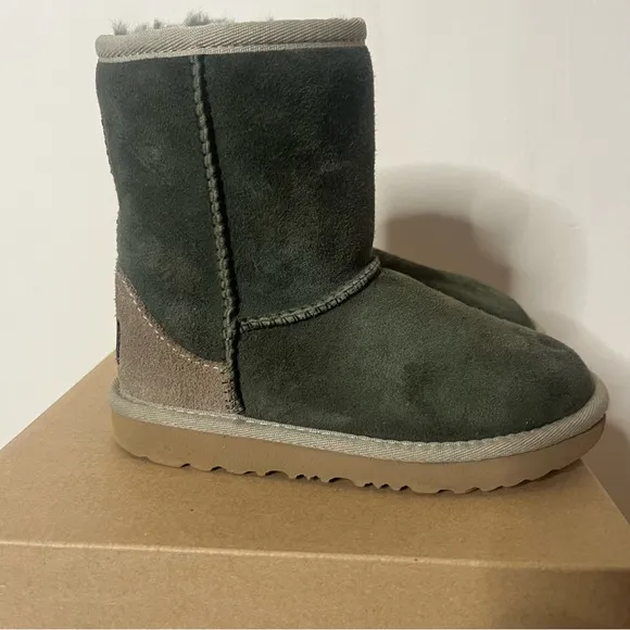 UGG Australia Kids Classic II Olive Green Suede Boots Girls Sz 12