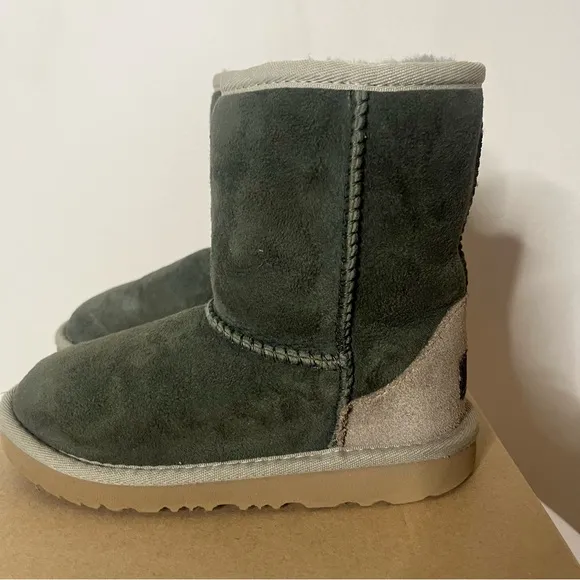 UGG Australia Kids Classic II Olive Green Suede Boots Girls Sz 12