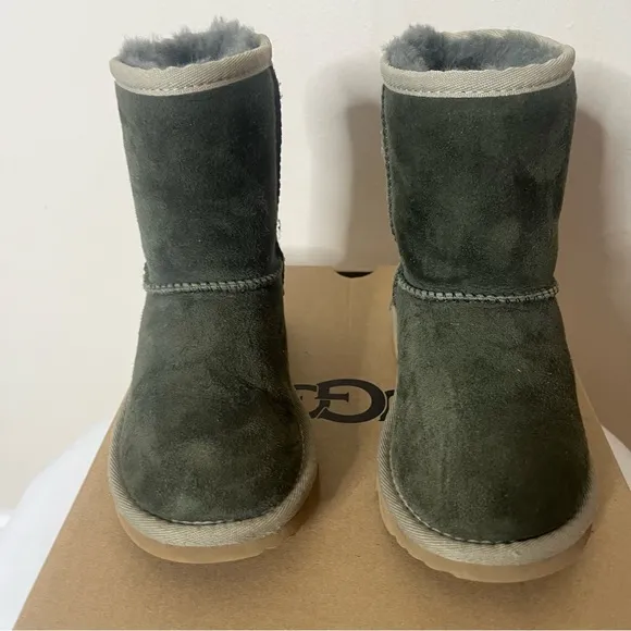 UGG Australia Kids Classic II Olive Green Suede Boots Girls Sz 12