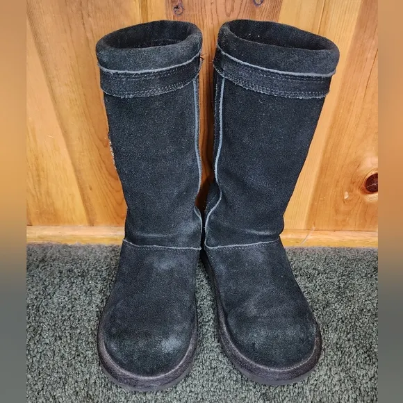 UGG Australia Larynn Black Suede Boots Girls 13