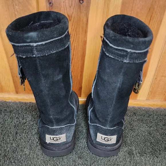 UGG Australia Larynn Black Suede Boots Girls 13