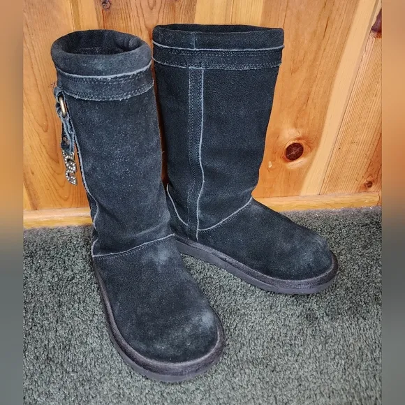 UGG Australia Larynn Black Suede Boots Girls 13